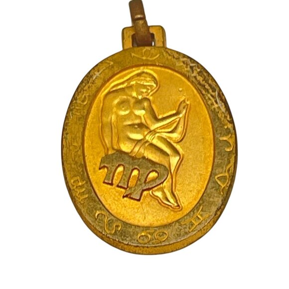 Virgo Zodiac Gold Tone Pendant Amulet With Astrological Symbols & Dates - Picture 1 of 5